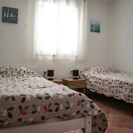Holiday Home Ante With Beautiful Private Garden Nadin Екстериор снимка
